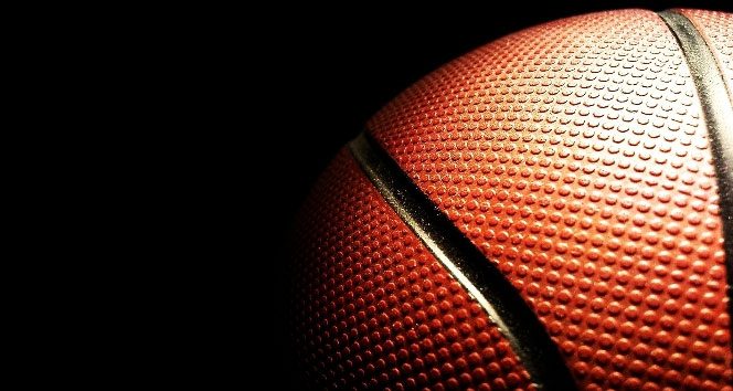 Lakers evinde Warriors'u mağlup etti