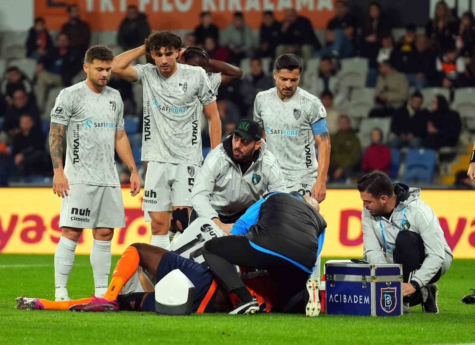 Maçta talihsiz anlar: Serdar Dursun'un kafası yarıldı