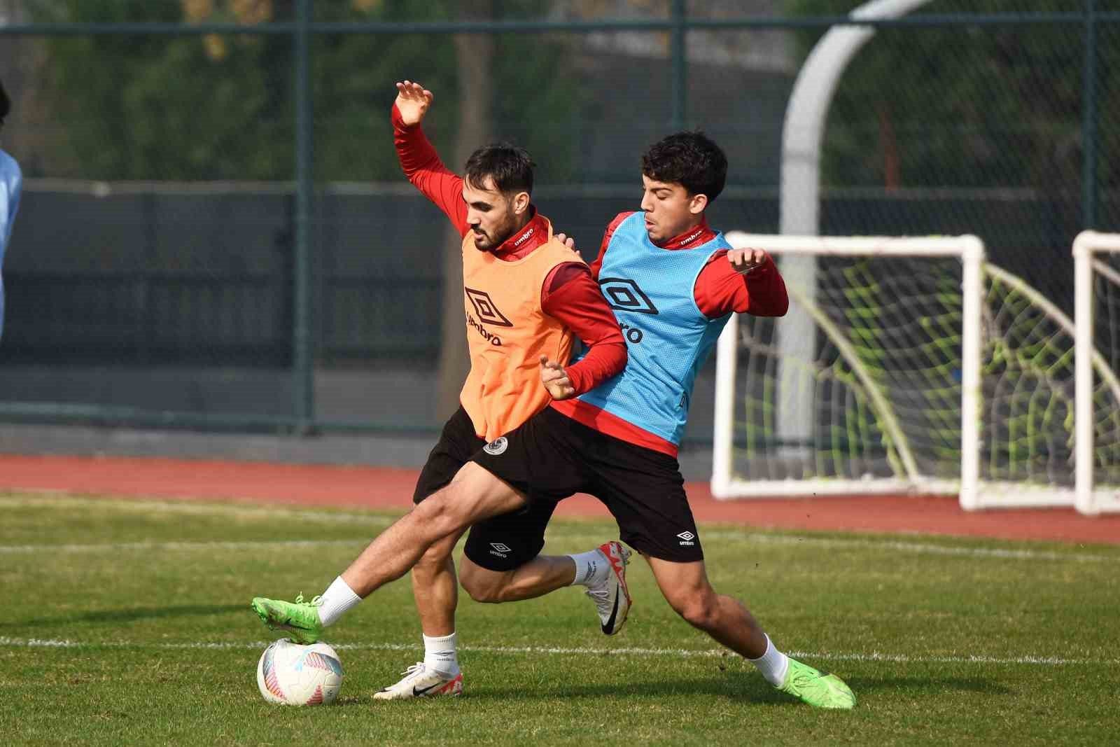 Manisa FK, Sakaryaspor Randevusuna Keskin Bakışlarla Hazırlanıyor
