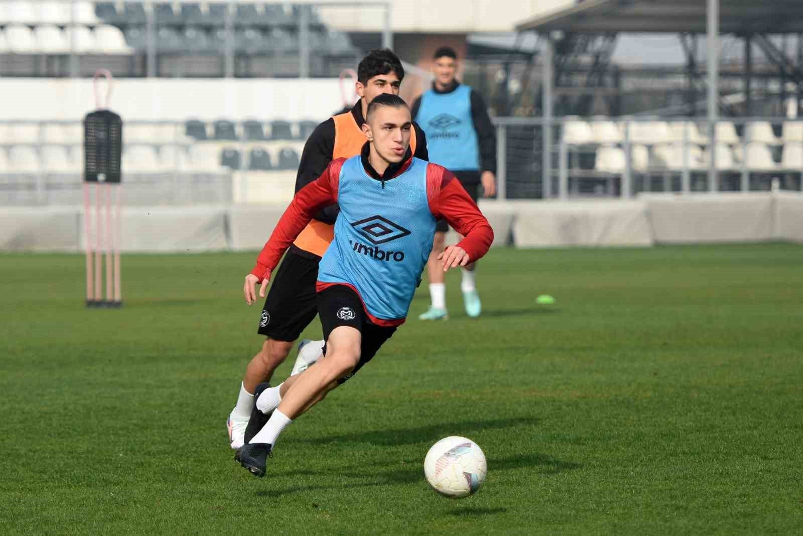 Manisa FK, İstanbulspor Randevusuna Keskin Nişan Aldı