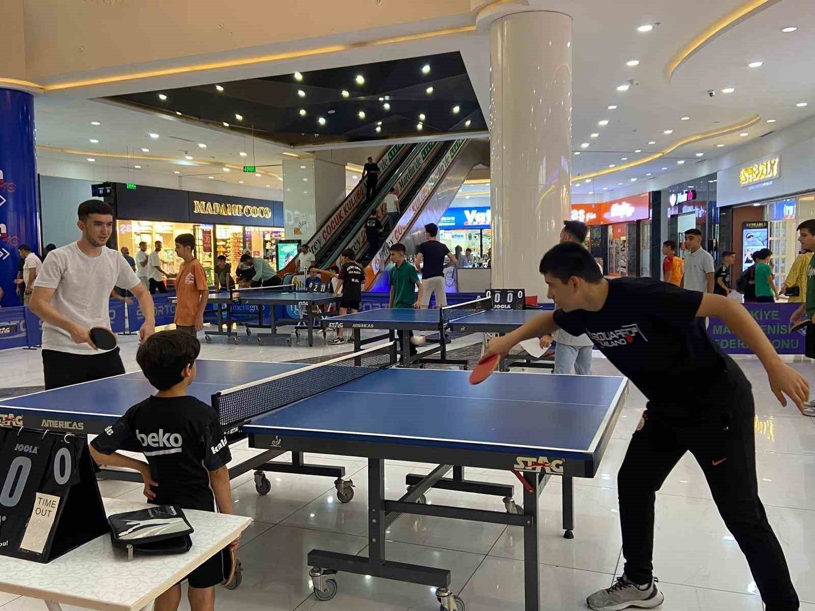 Masa Tenisi Tutkunları Mardian Mall'da Buluştu