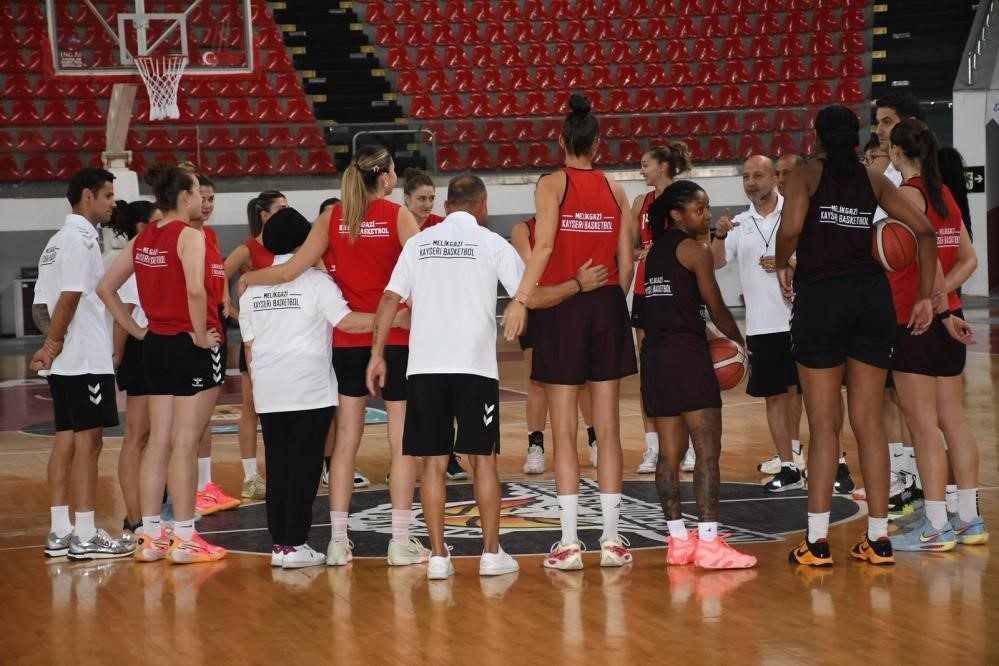 Melikgazi Kayseri Basket transferi tamamladı
