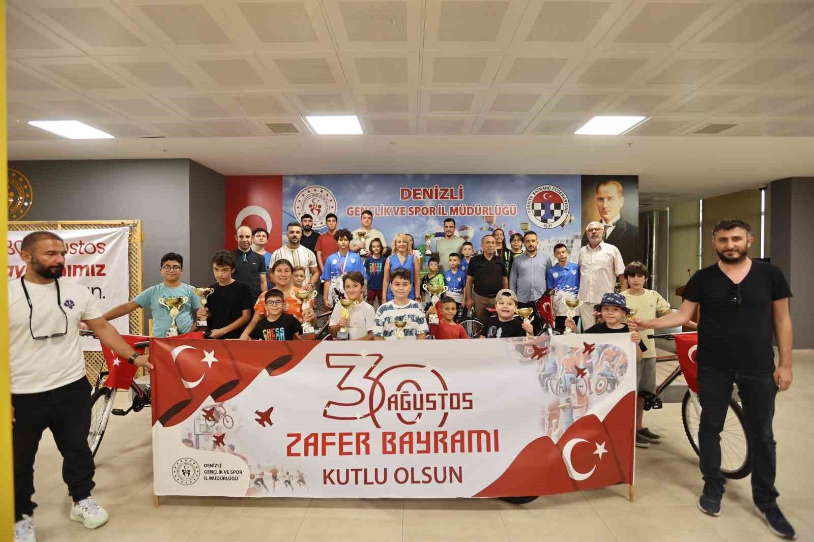 Merkezefendi'de Zafer Turnuvası'nın Şampiyonları Kutlandı