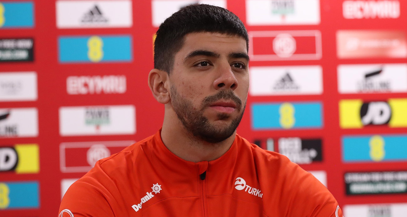Mili futbolcu Cenk Özkacar Dünya Kupası’ndan emin