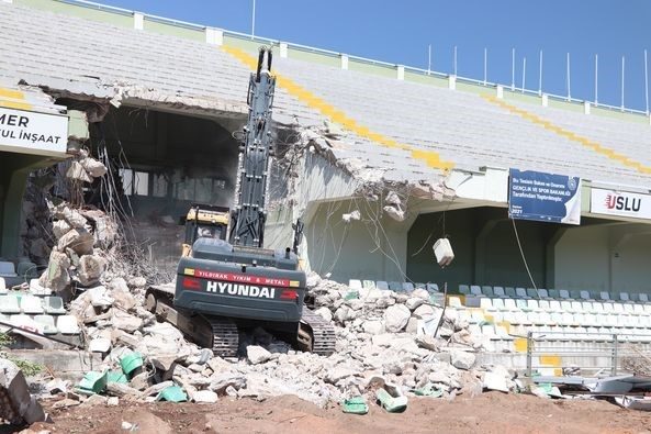 Muğla'nın Simgesi Atatürk Stadyumu Yenileniyor