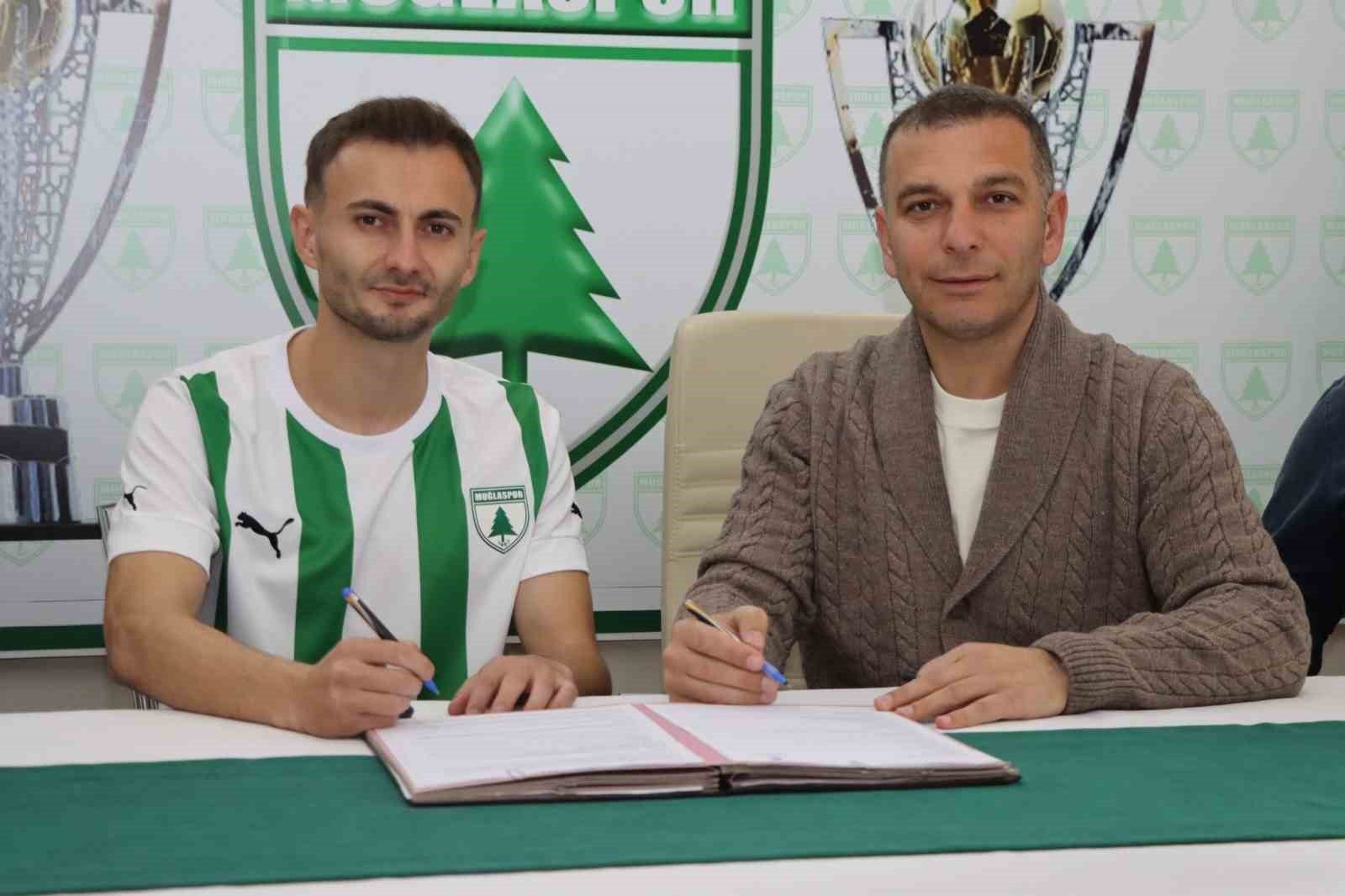 Muğlaspor, Sahada Tecrübenin Gücünü Takımına Katıyor