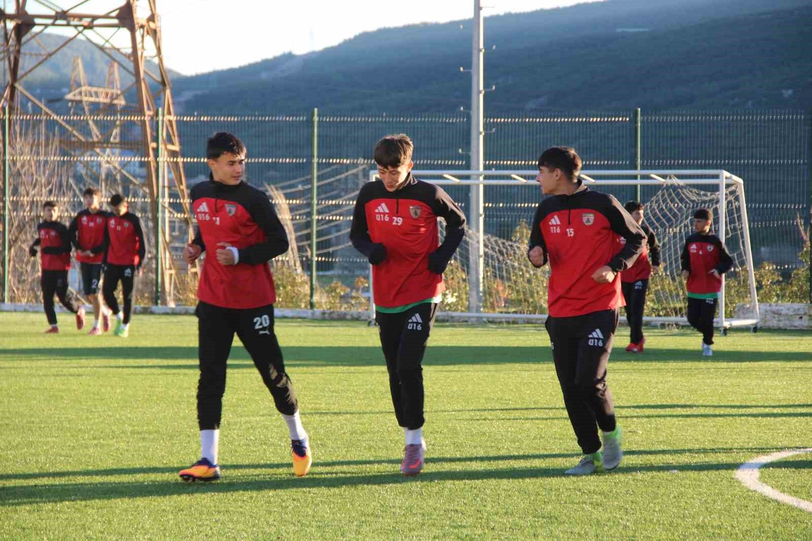 Muğlaspor Futbol Akademisi geleceğin yıldızlarını yetiştiriyor