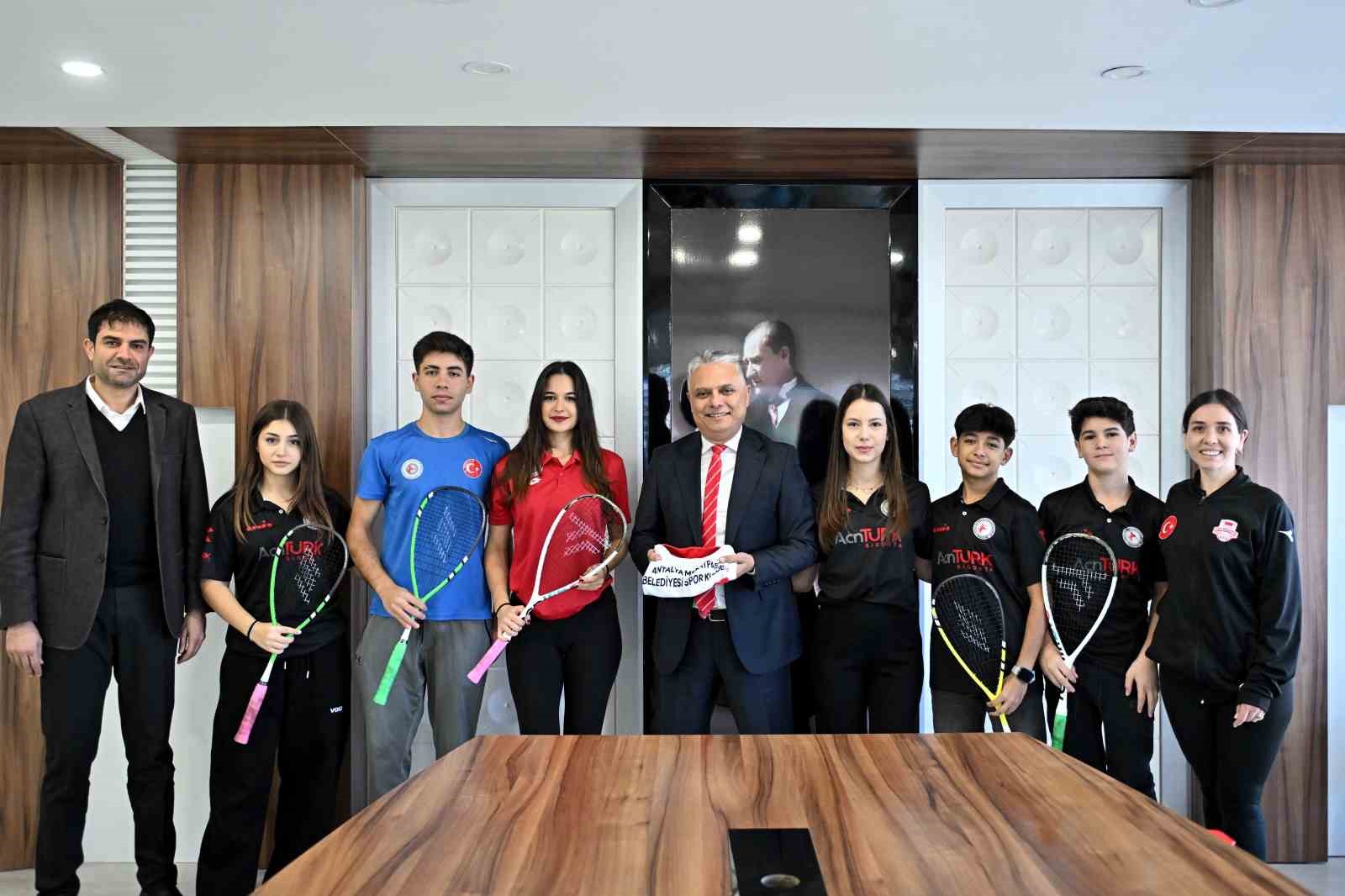 Squash’ta Muratpaşa Parladı