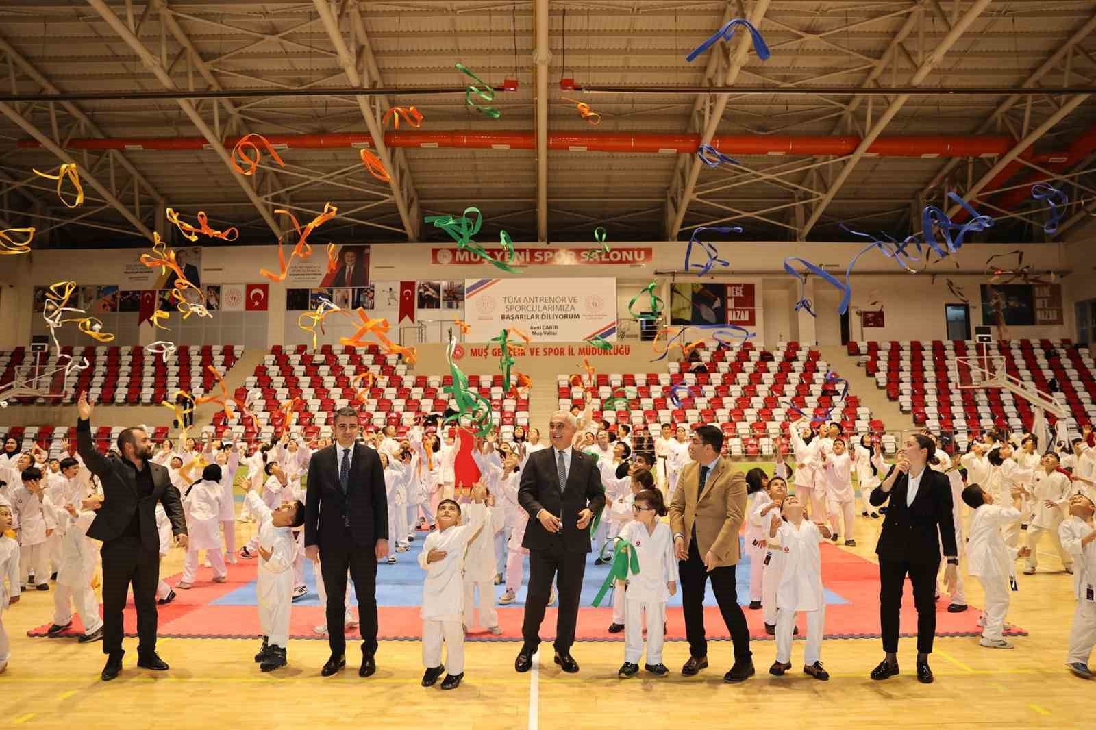 Muş'ta 400 Sporcunun Kuşak Yolculuğunda Terfi Heyecanı