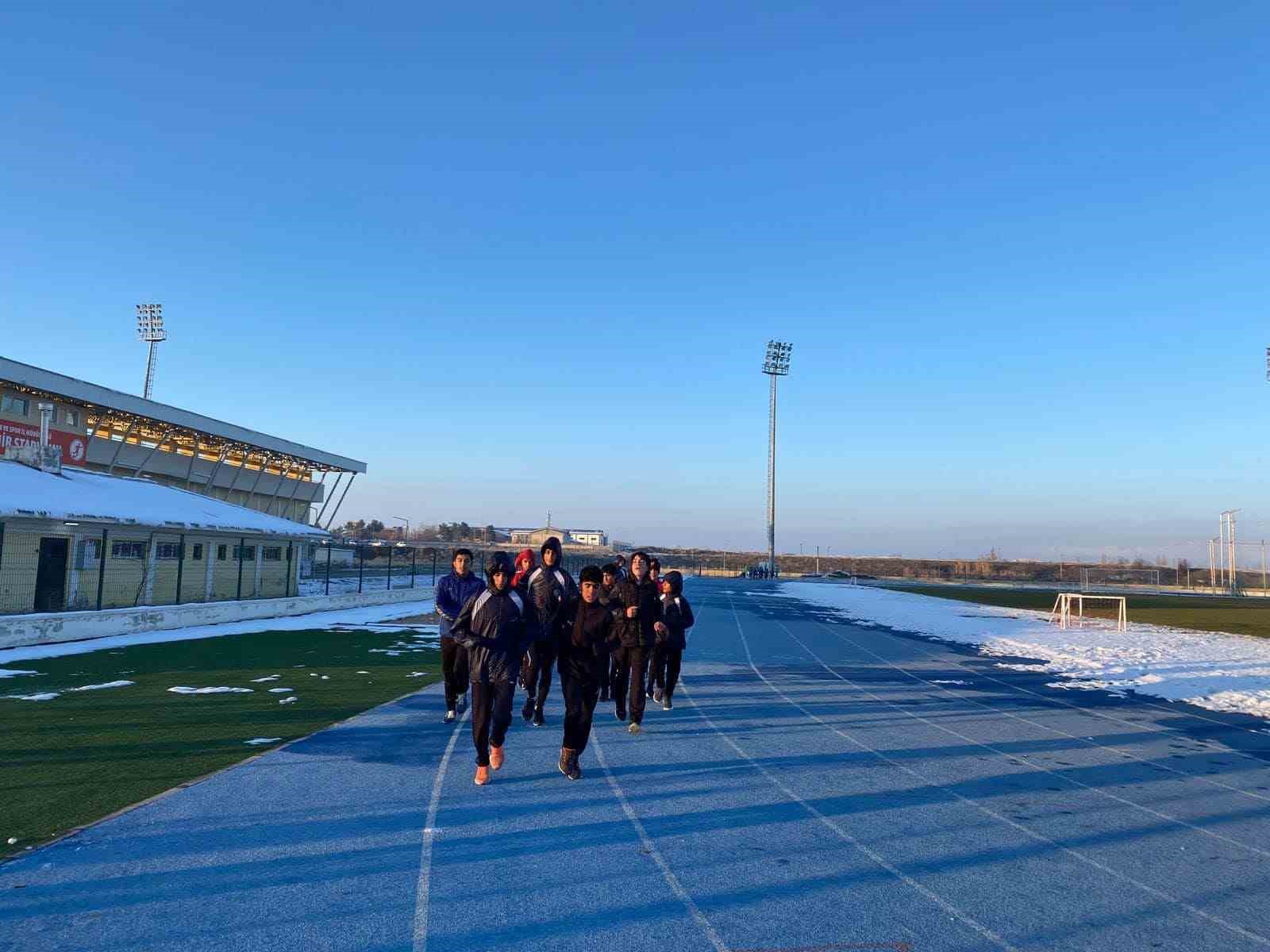 Muş'un Soğuk Kışı Sporcuların Tutkusunu Söndüremedi