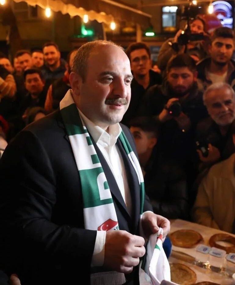 Bursaspor'un Deplasman Sponsoru, Sanayi ve Teknoloji Bakanı Mustafa Varank Oldu