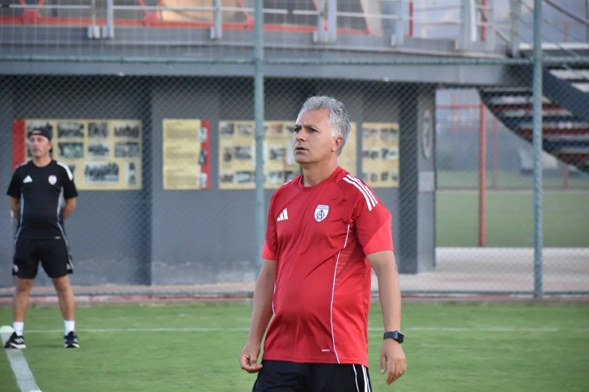 Namet Ateş: "Birinci amacımız oyuncu gelişimi"