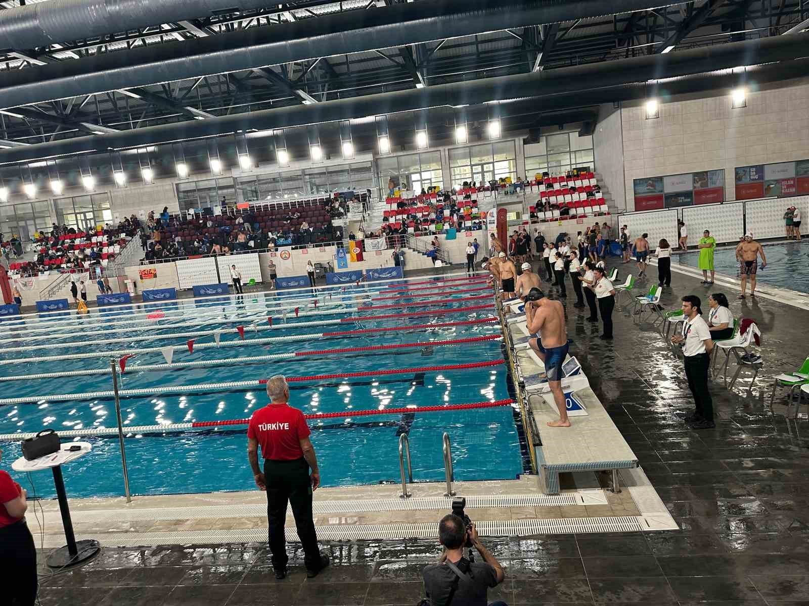 Niğdeli sporculardan Uluslararası Masterlar Türkiye Yüzme Şampiyonası’nda gururlandıran başarı