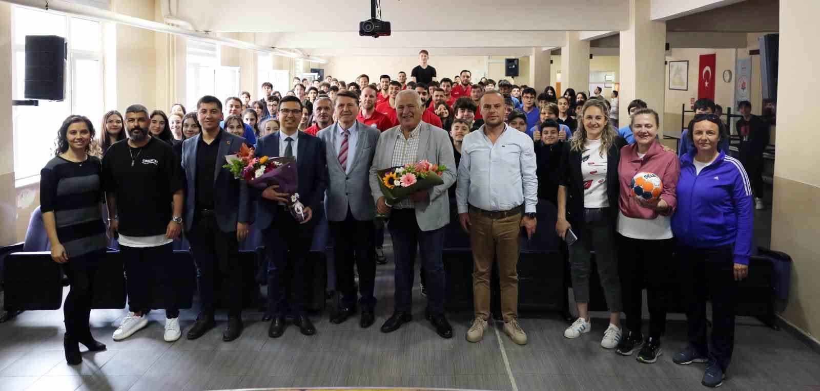 Hentbolun Gelecek Yıldızları Nilüfer'le Buluştu