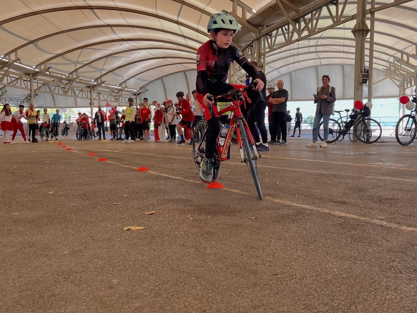 Nilüfer’de Cumhuriyet coşkusu pedallarla sokaklara taşındı