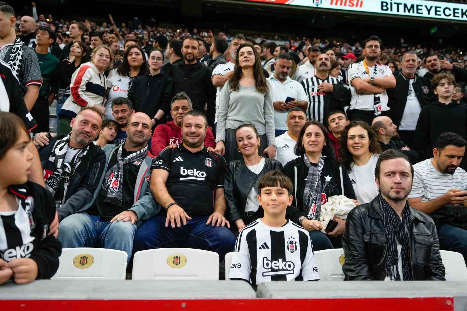 Öğretmenler, Tüpraş Stadyumu’nda ağırlandı