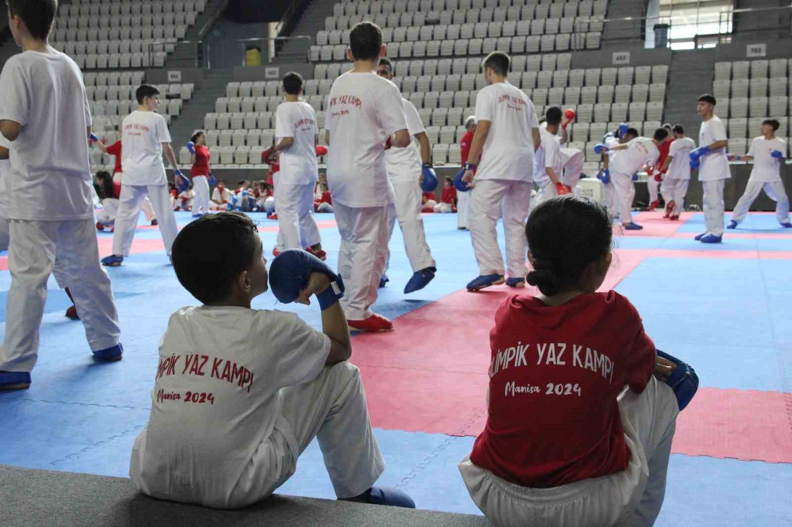 Manisa'da Olimpiyat Dışında Kalan Karatecilerin Savaş Alanı