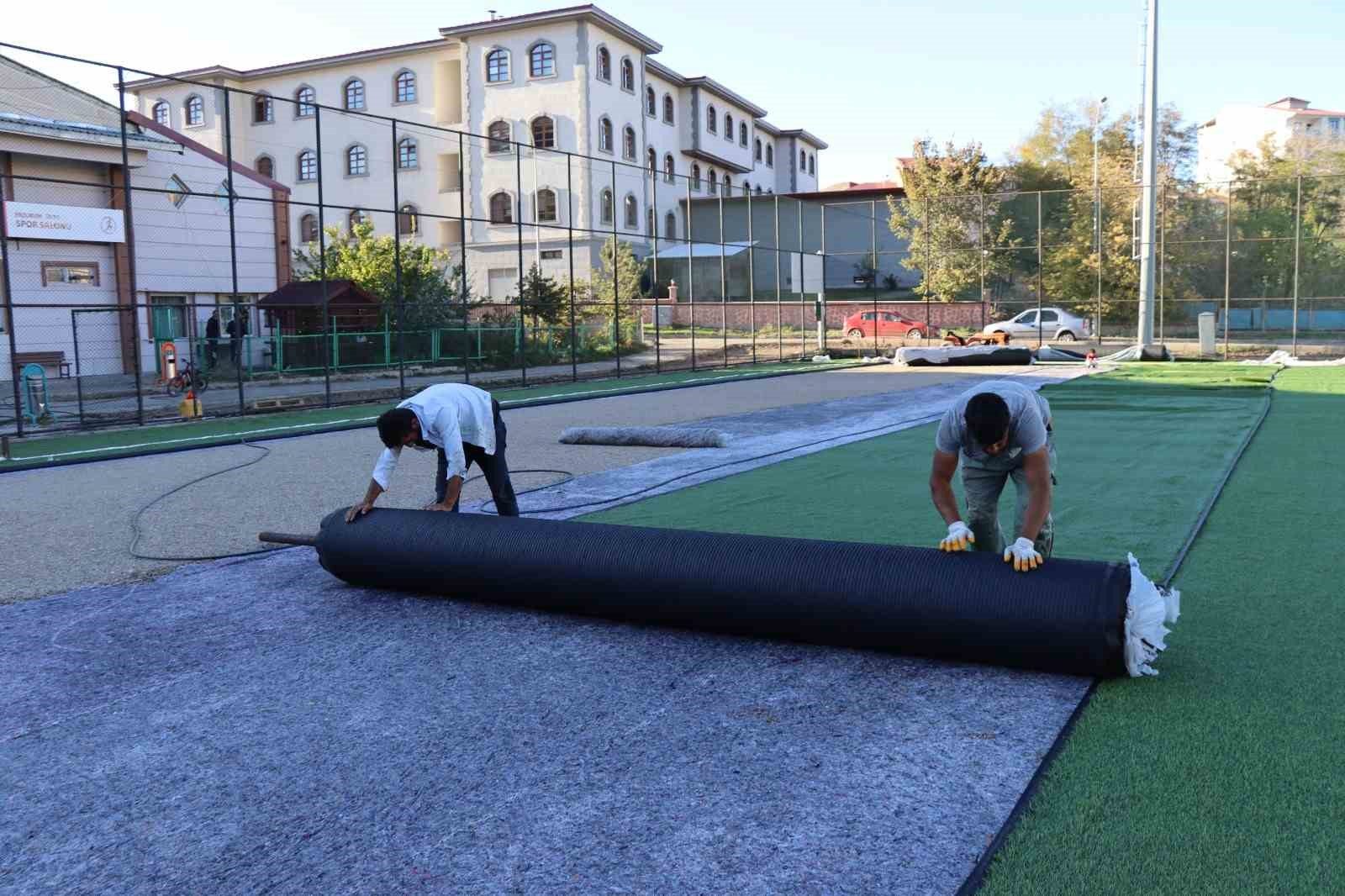 Oltu'nun Zemini Yeni Çehresiyle Sporseverlerle Buluşmaya Hazırlanıyor