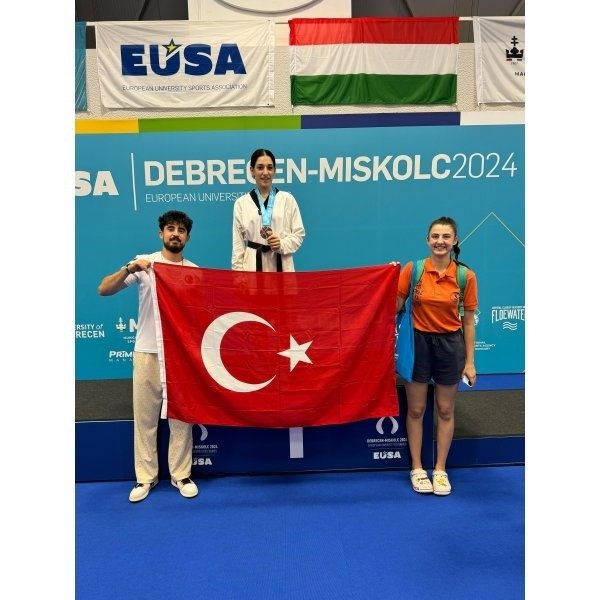 OMÜ Tekvandocuları Avrupa'da Madalya Avladı