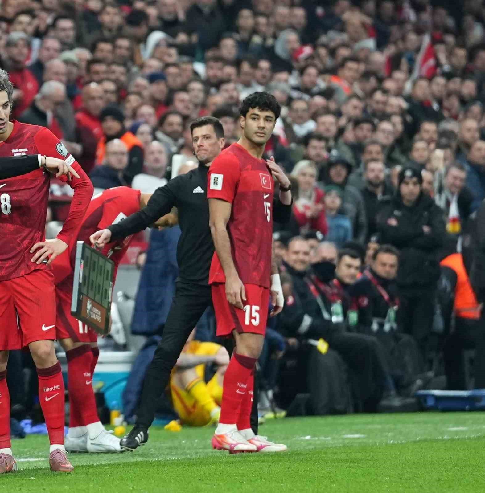 Ozan Kabak 22 maç sonra milli formayla
