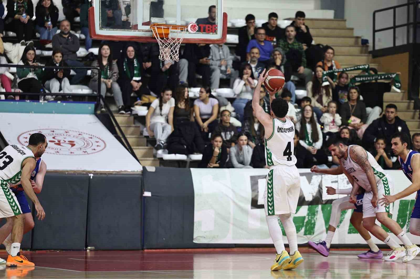 Sakarya Büyükşehir basket takımı namağlup unvanını korumak için parkeye çıkacak