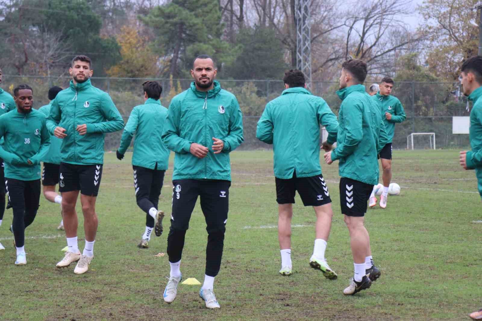 Sakaryaspor, Boluspor derbisi için son sürat çalışıyor