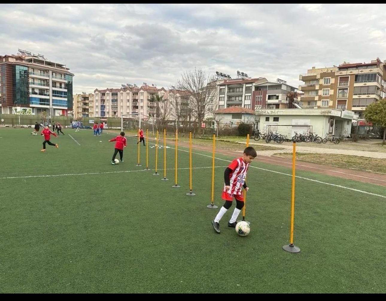 Salihli'de Gençlere Ücretsiz Yaz Eğitim Şansı