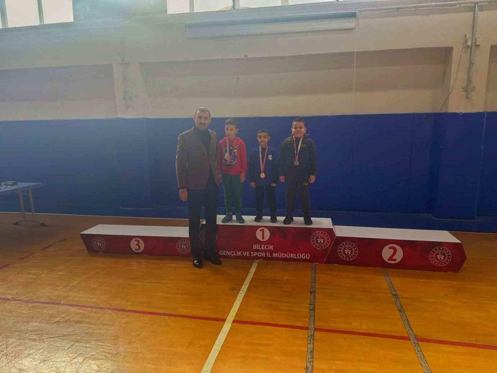 Minik Satranç Ustaları Ödüllerine Kavuştu
