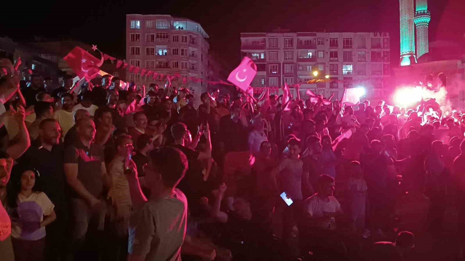 Siirt'te Ay-Yıldızlar İçin Yürekler Birleşti
