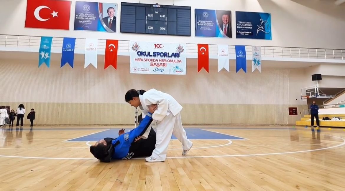 Sinop’ta öğrencilere judo ve güreş kursu