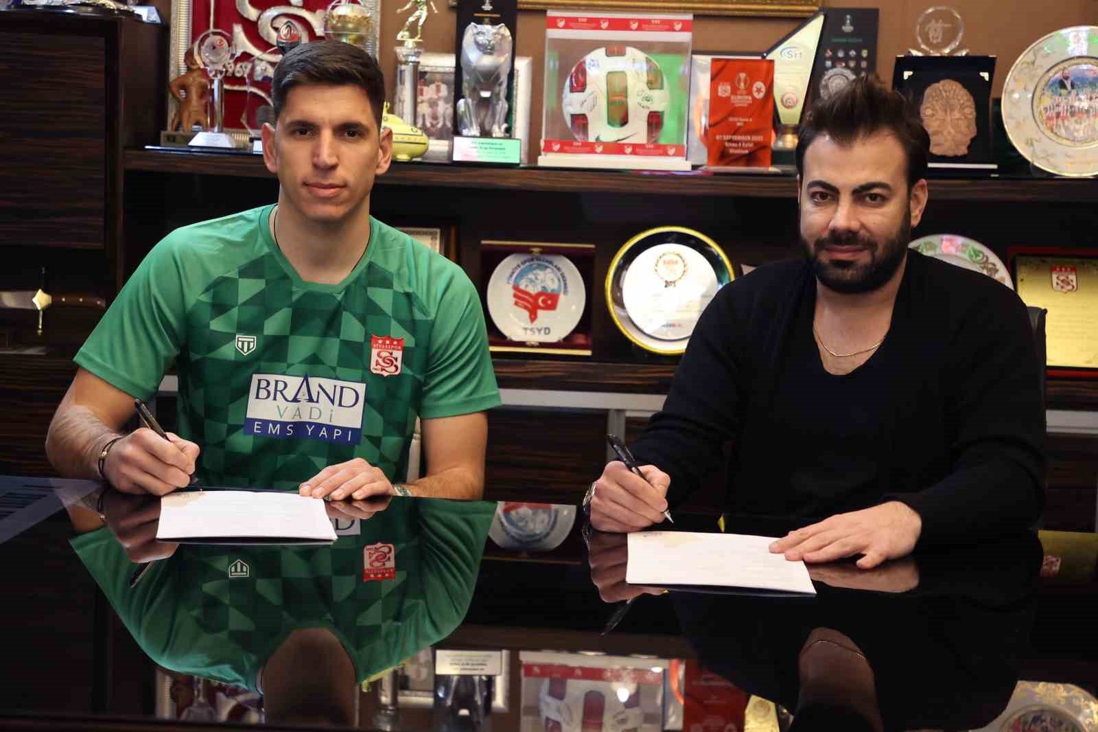 Sivasspor, kaleci Dorde Nikolic’i transfer etti