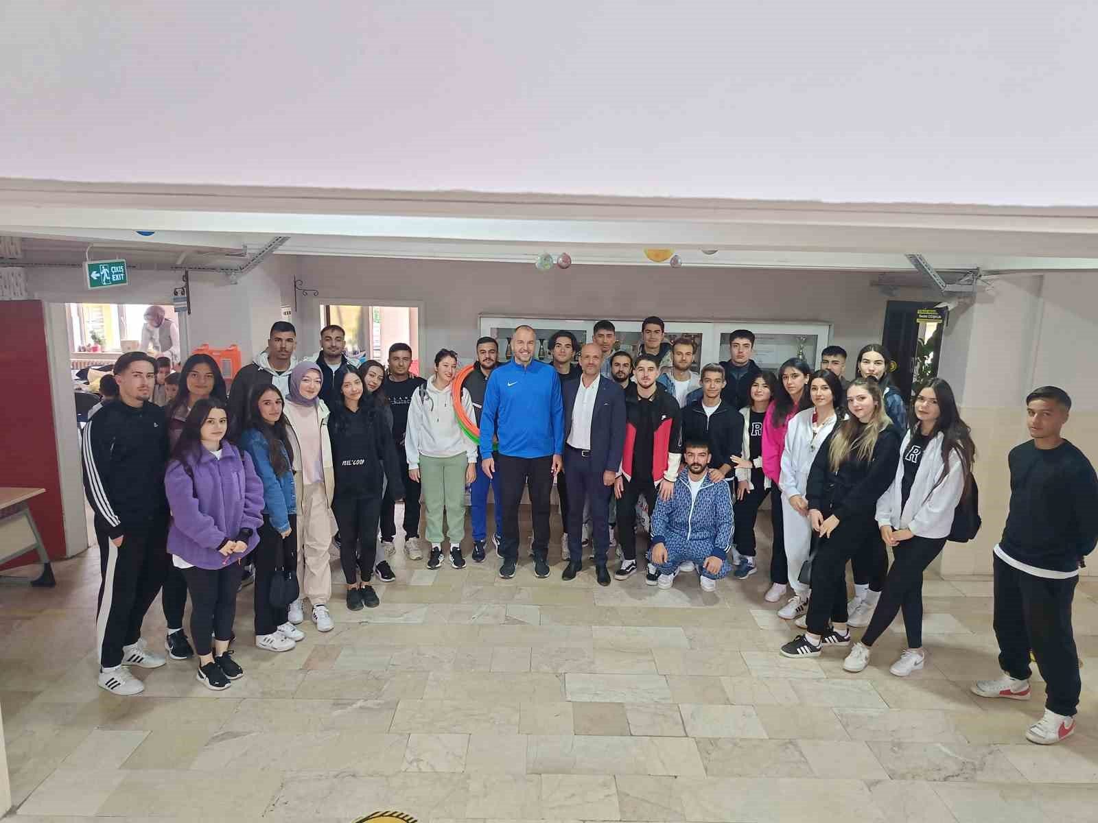 Sporla Zindeliğe Ulaşan Tomarza