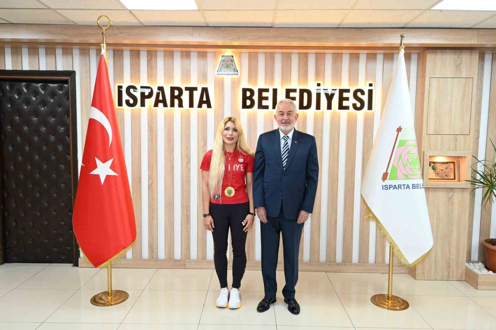 Ispartalı Çocuğun Başarısıyla Gurur Kaynağı Oldu