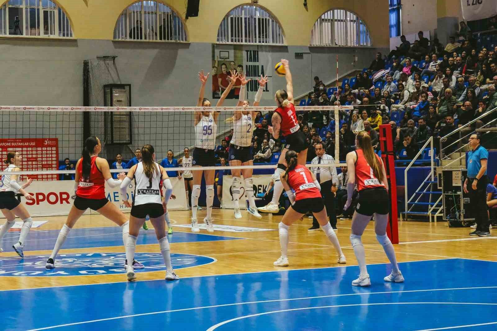 Sultanlar Ligi: Aydın Büyükşehir Belediyespor: 2 - Beşiktaş: 3