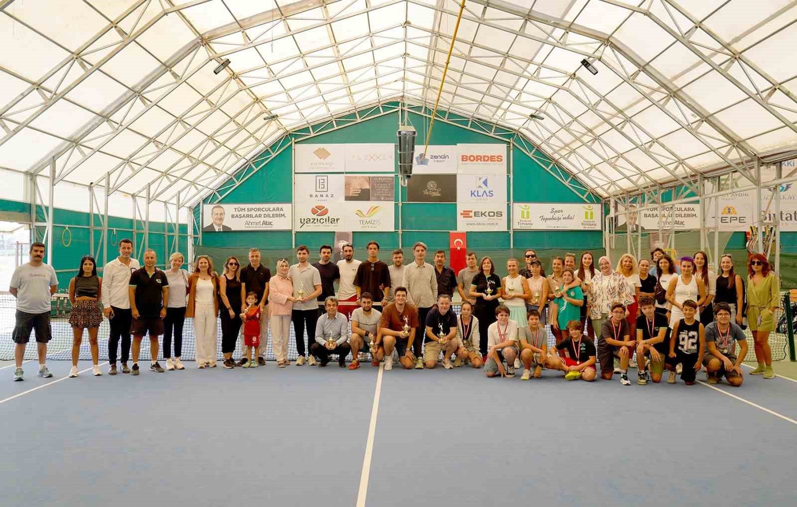 Tenis Arenası'nın Şampiyonları Sahneye Çıktı