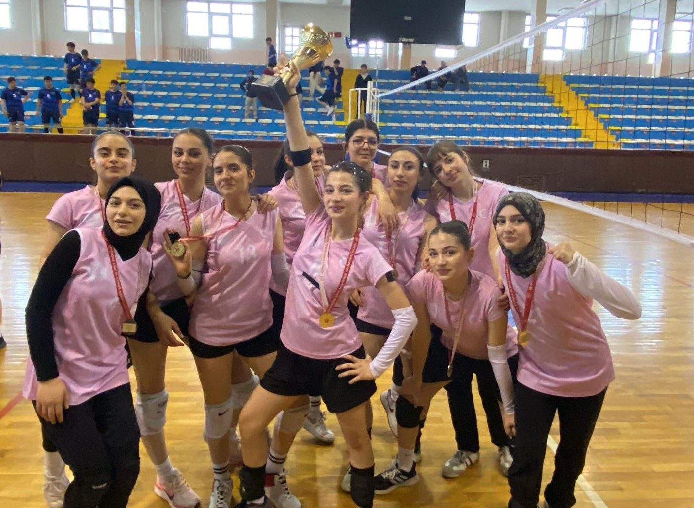 Tevfik İleri Anadolu Lisesi şampiyon oldu
