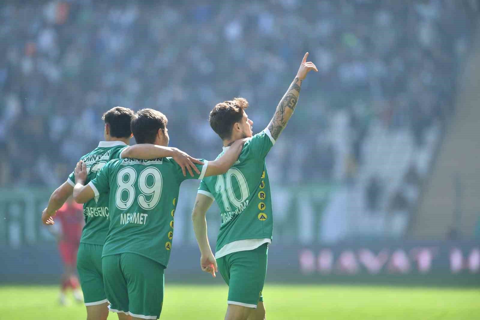 TFF 2. Lig: Bursaspor: 2 -  Serik Belediyespor: 2