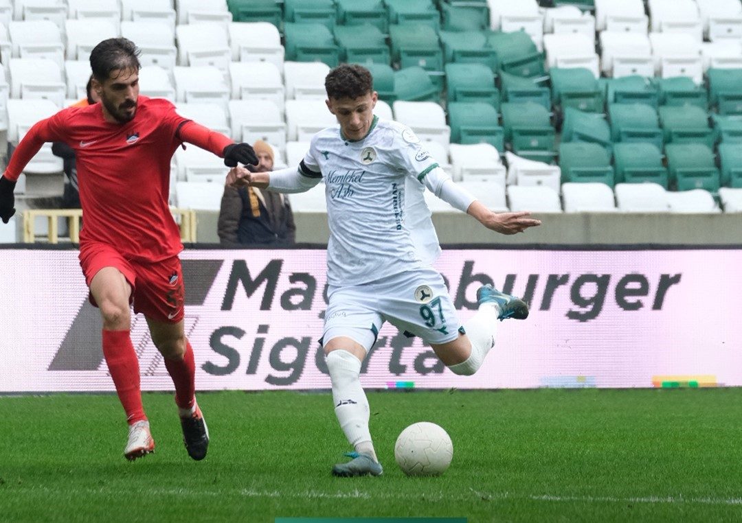 Giresun'da Sıfırlar Dansı: Diyarbekirspor, Giresunspor'u Konuk Evinde Tuttu