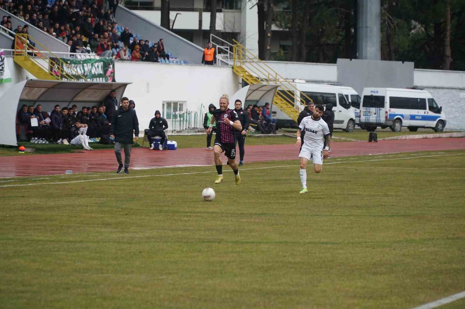 TFF 2. Lig: Isparta 32 Spor: 1 – Menemen FK: 2