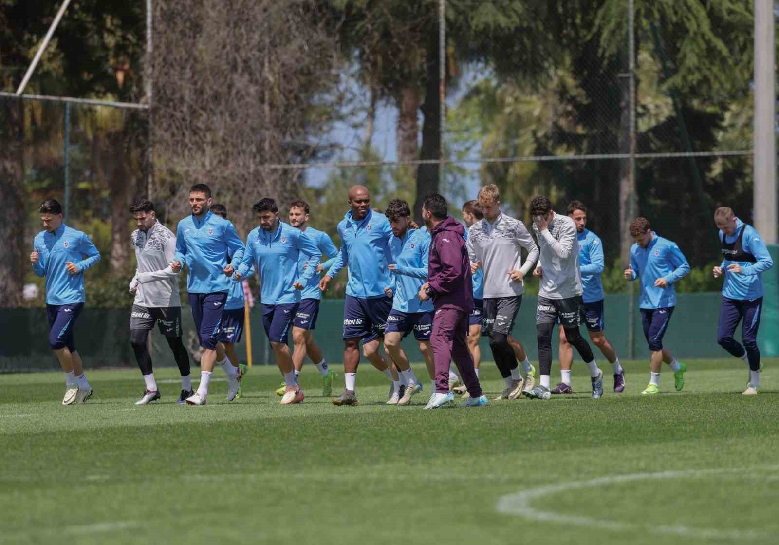 Trabzonspor’da Uğurcan Çakır ve Savic, kamp kadrosuna alınmadı