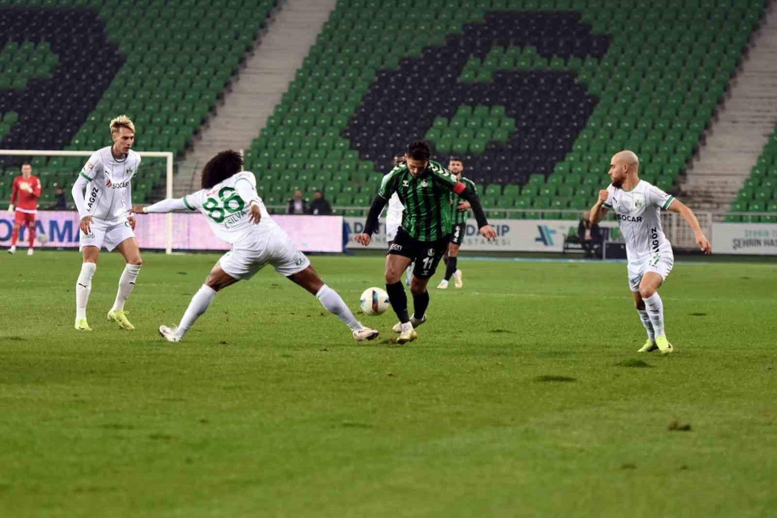 Sakaryaspor, Iğdır FK'yı 2-1 Devirdi