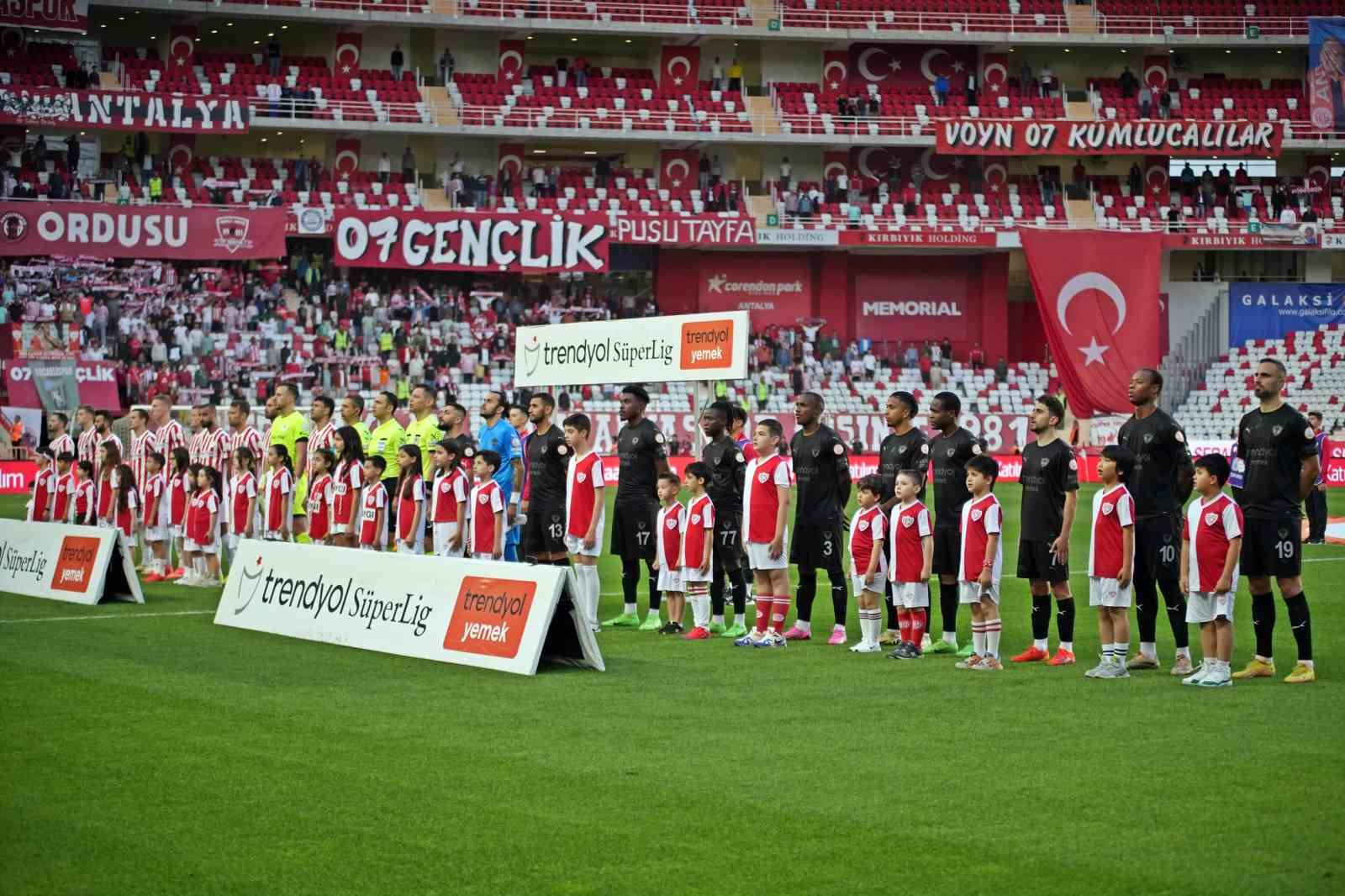 Trendyol Süper Lig: Antalyaspor: 0 – Hatayspor: 1 (İlk yarı)