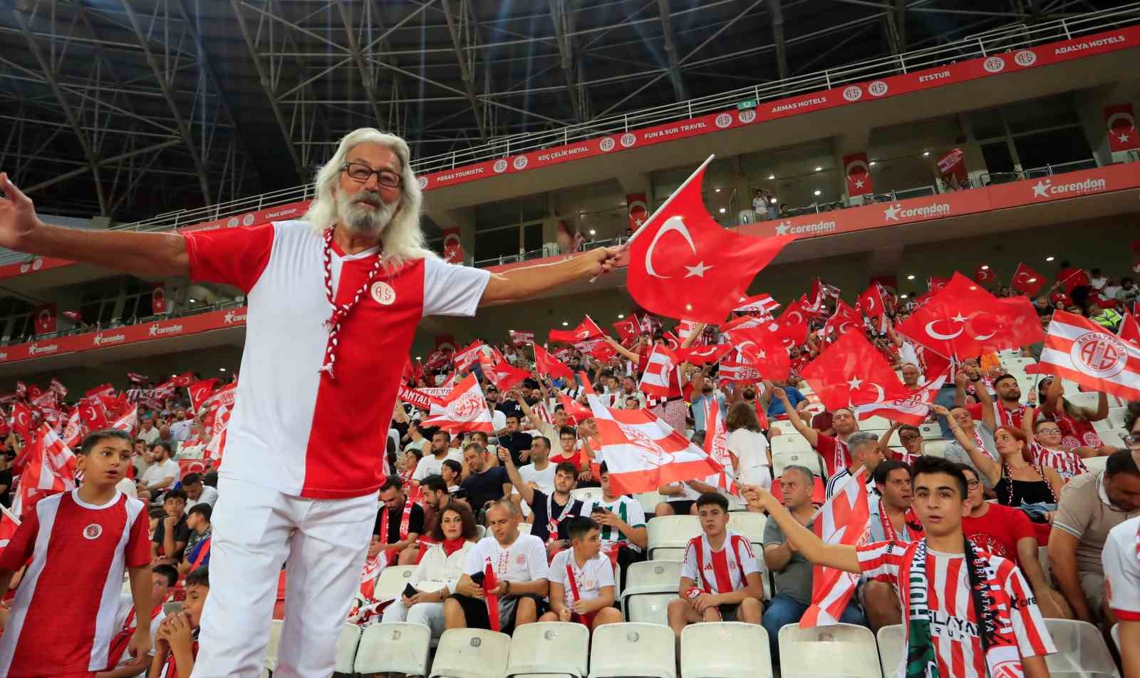Trendyol Süper Lig: Antalyaspor: 1 – Fatih Karagümrük: 1 (İlk yarı)