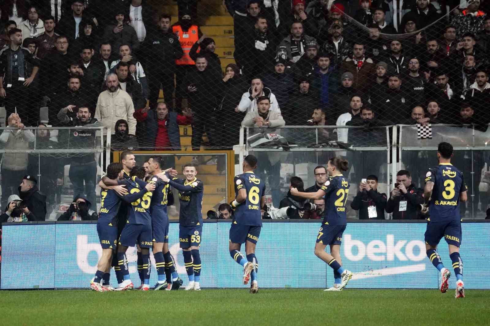 Trendyol Süper Lig: Beşiktaş: 1 – Fenerbahçe: 1 (İlk yarı)