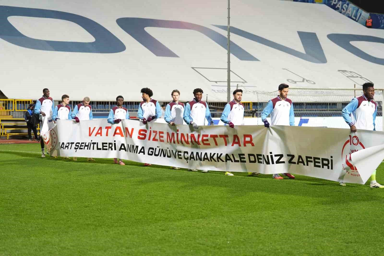 Trendyol Süper Lig: Eyüpspor: 0 - Trabzonspor: 0 (Maç devam ediyor)