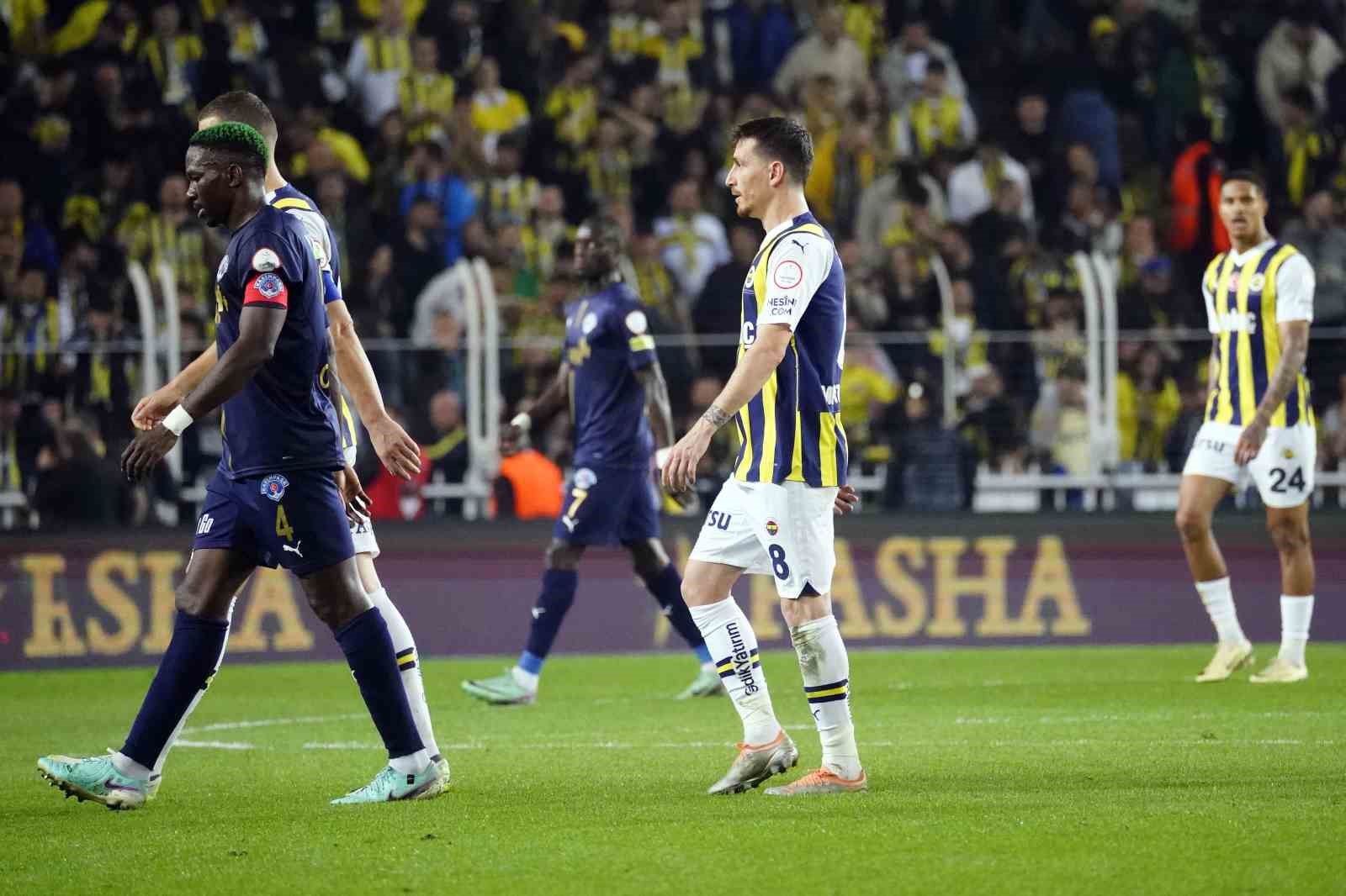 Trendyol Süper Lig: Fenerbahçe: 0 – Kasımpaşa: 0 (İlk yarı)