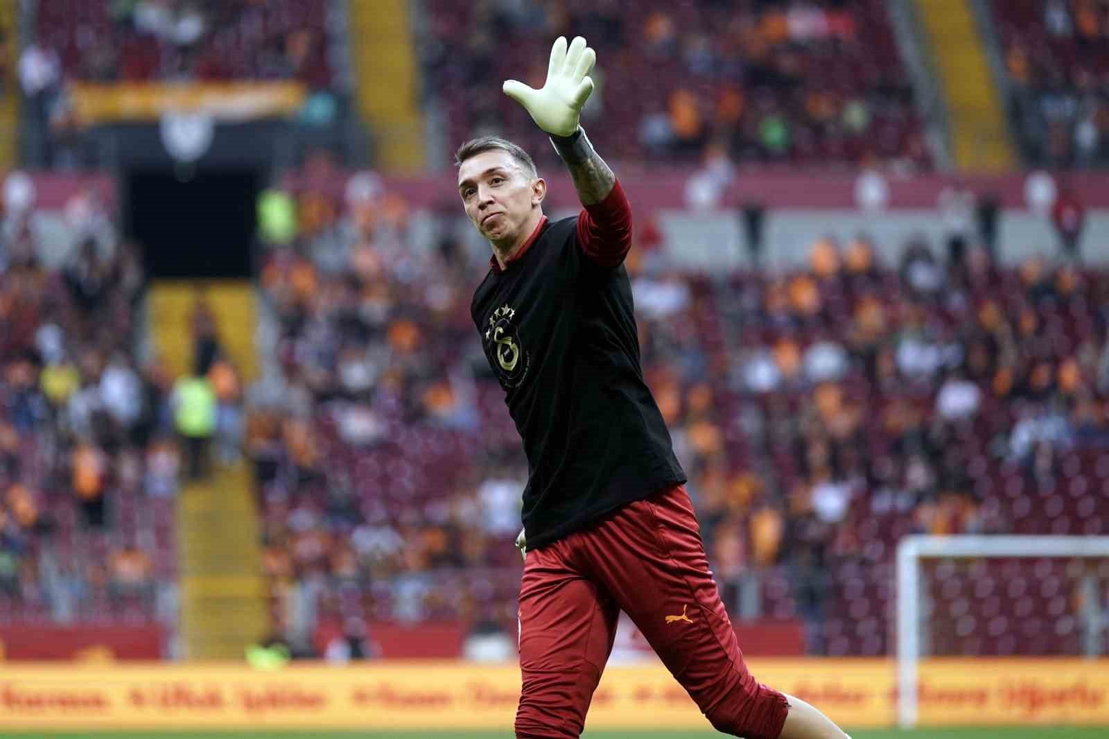 Trendyol Süper Lig: Galatasaray: 0 - Başakşehir: 0 (Maç devam ediyor)