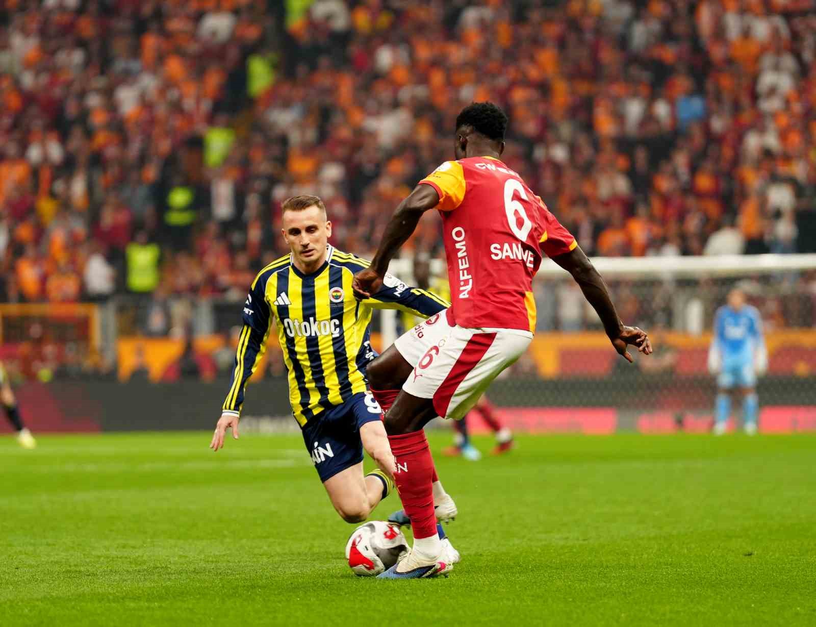 Trendyol Süper Lig: Galatasaray: 1 – Fenerbahçe: 0 (İlk yarı)