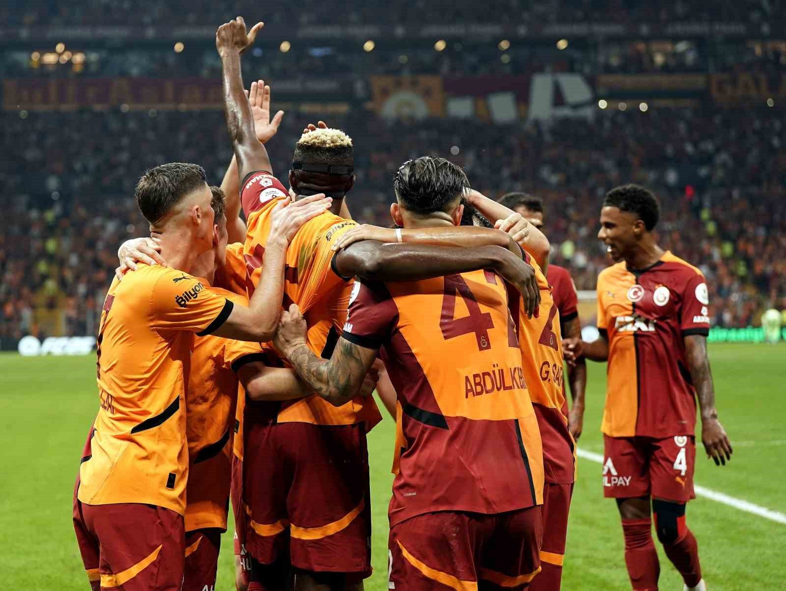 Galatasaray, İlk Yarıda Kasımpaşa'yı 3-1 Geride Bıraktı