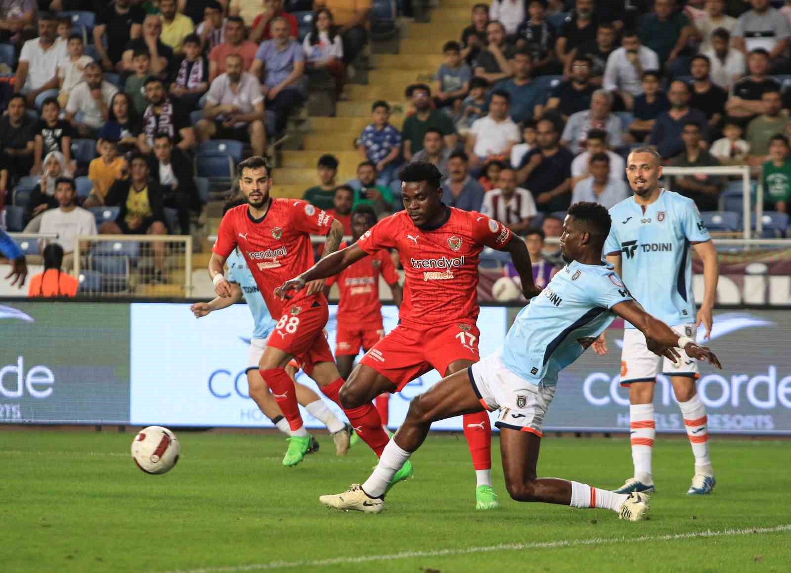 Trendyol Süper Lig: Hatayspor: 0 – Başakşehir: 1 (İlk yarı)